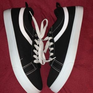Vans knockoff- sz 10 mens. New w/out tags